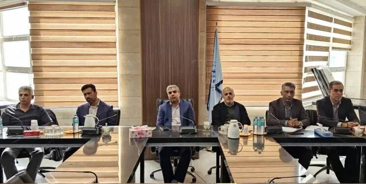 مدیرکل شیلات هرمزگان:
پرورش آبزیان در آبهای ساحلی فرصت اشتغال برای ساحلنشینان ایجاد میکند