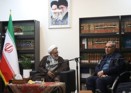 جبران فاصله میان سرانه استقرار پزشک در هرمزگان با میانگین کشوری در دستور کار باشد