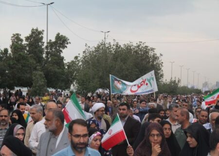 حضور پرسنل محیط زیست هرمزگان در راهپیمایی یوم الله ۲۲ بهمن  ماه