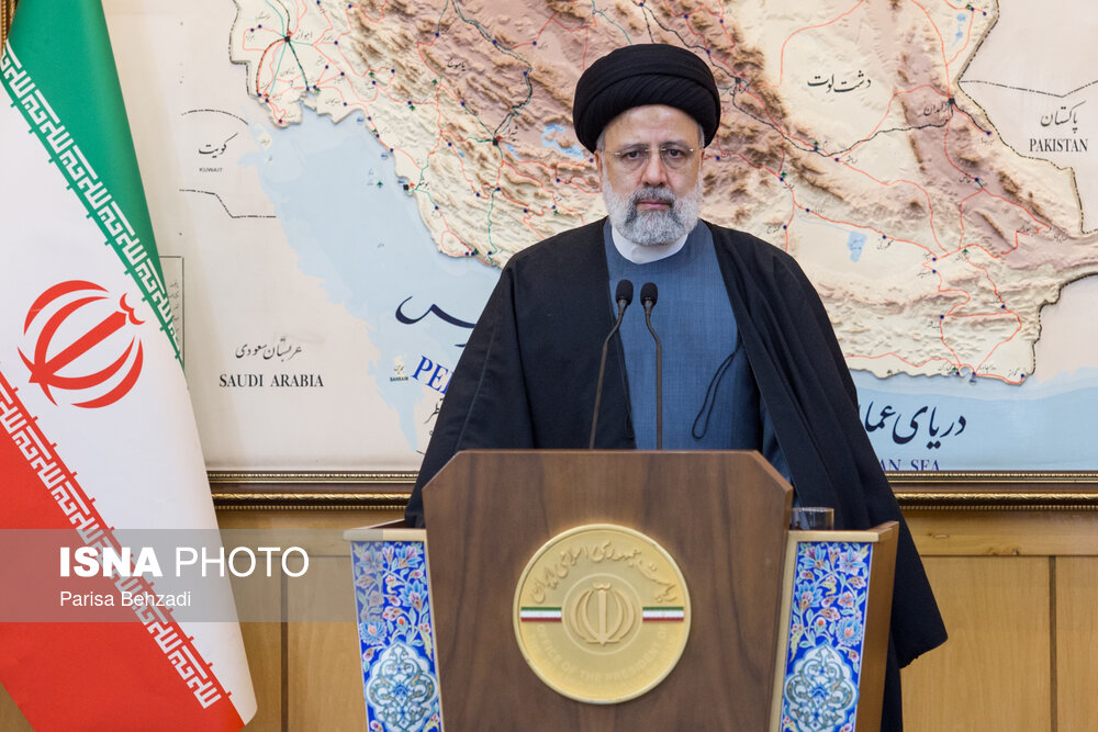 رئیسی: مردم ایران برای تحول و شکل‌دادن یک حرکت عظیم تمدن‌ساز انقلاب کردند