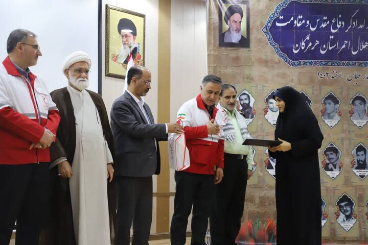 شرکت در انتخابات همانند فرهنگ ایثار و شهادت دشمن شکن و قدرت افزاست