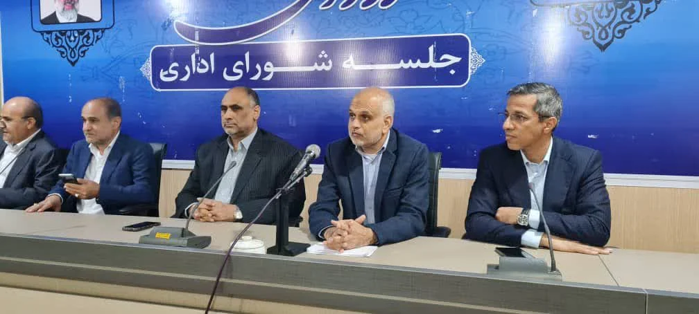 محمدعلی نیکبخت، وزیر جهاد کشاورزی در جمع بهره برداران و تشکلهای بخش کشاورزی شهرستان رودان حضور پیدا کرد.