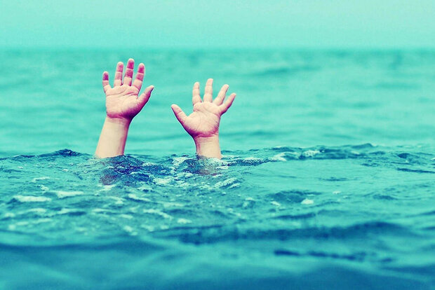 نجات دو پسر بچه قشمی در آب‌های خلیج فارس