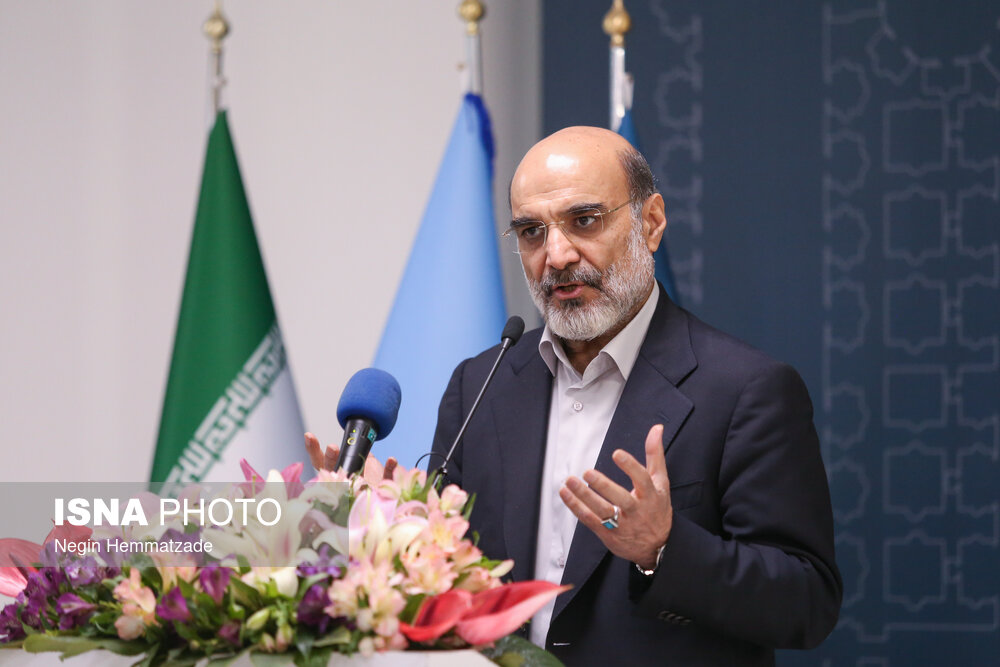 نخستین قدم برای رشد اقتصادی، دانش بینان شدن شرکت های بزرگ است