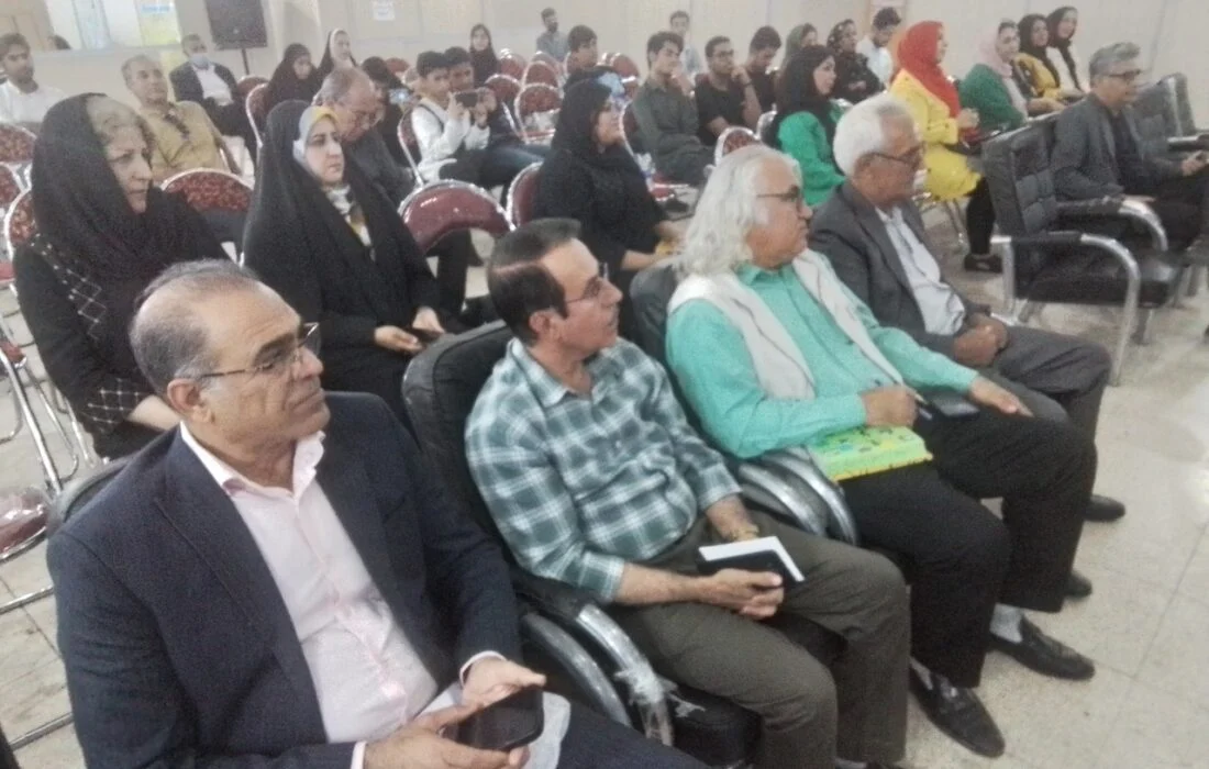 کتابهای «لبقند» و «طنز جهانی» رونمایی شد
