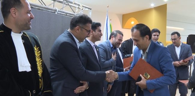 بزرگداشت روز وکیل مدافع در بندرعباس /۱۸۱ کارآموز تحلیف شدند