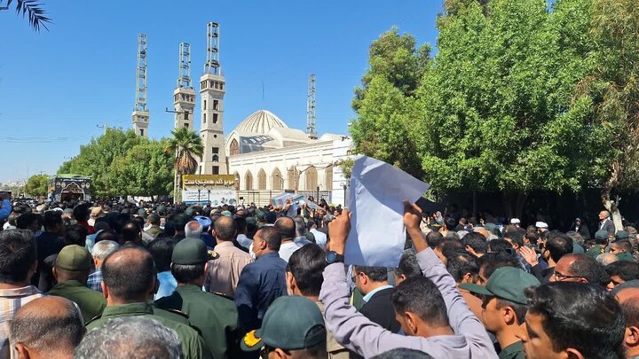 پیکر مطهر شهید مدافع حرم در بندرعباس تشییع شد