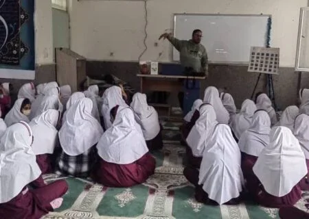 کارگاه  اموزشی اشنایی با پرندگان در روزآموزش همگانی محیط زیست
