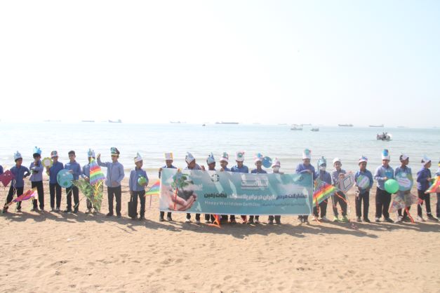 برگزاری گرامیداشت روز جهانی زمین پاک درپارک ساحلی سورو بندرعباس