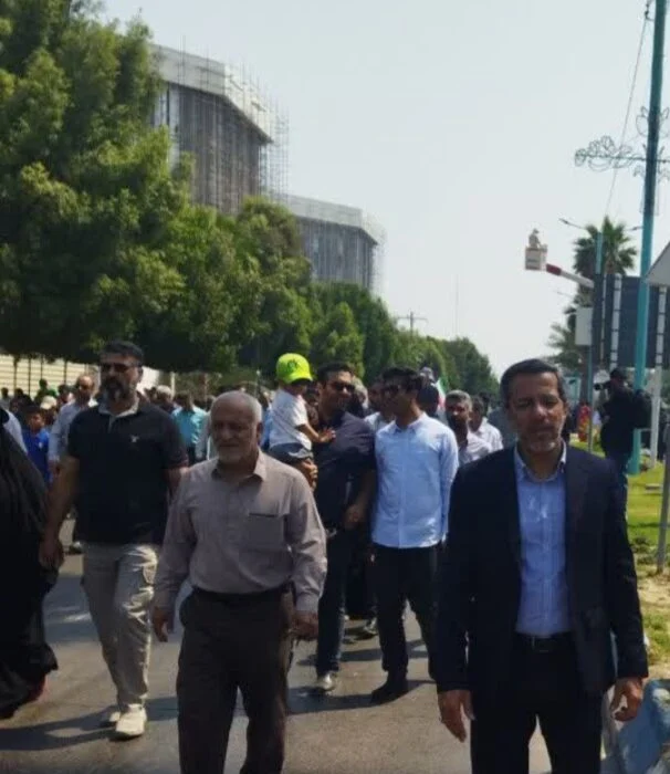 عباس مویدی رئیس سازمان جهاد کشاورزی استان هرمزگان در راهپیمایی روز قدس در بندرعباس شرکت کرد.