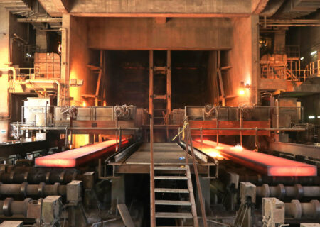 مدیرعامل شرکت فولاد هرمزگان مطرح کرد: فولاد هرمزگان مرکز ثقل طرح‌های توسعه فولادی کشور در سال ۱۴۰۳
