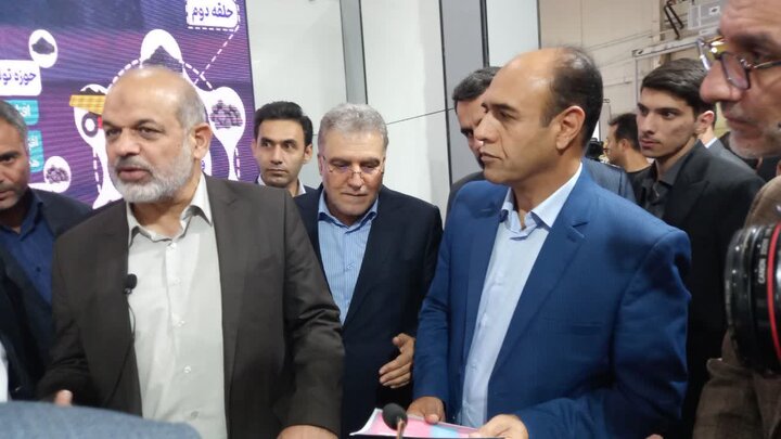 وزیر کشور از غرفه هرمزگان در نمایشگاه ایران اکسپو  بازدید کرد