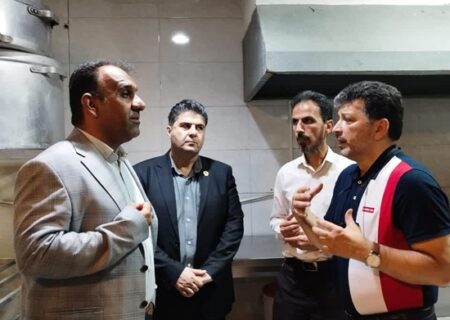 بازدید رئیس مرکز بهداشت کیش از مراکز تهیه و توزیع مواد غذایی، اماکن عمومی و بررسی وضعیت پشه آئدس