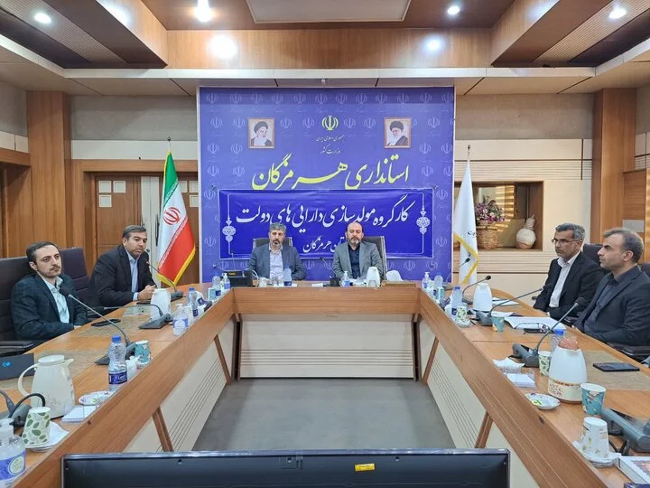 محدود کردن مدیران استان، مانع تراشی وزارتخانه ها در مسیر مولدسازی است
