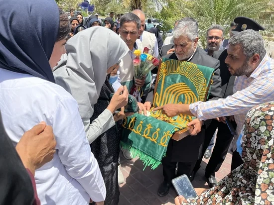 مراکز درمانی دانشگاه علوم پزشکی هرمزگلن متبرک به پرچم امام رضا (ع) شد