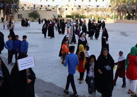 همایش پیاده روی دختران حاجی آبادی به مناسبت دهه کرامت