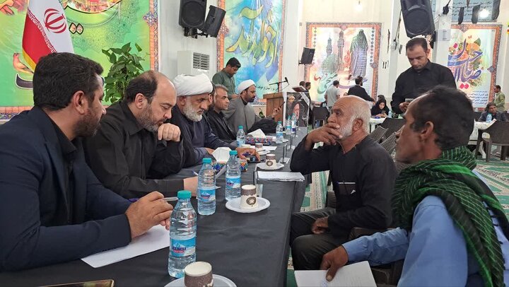 ورود استاندار هرمزگان به شهرستان بشاگرد و ادای احترام به شهدای این شهرستان