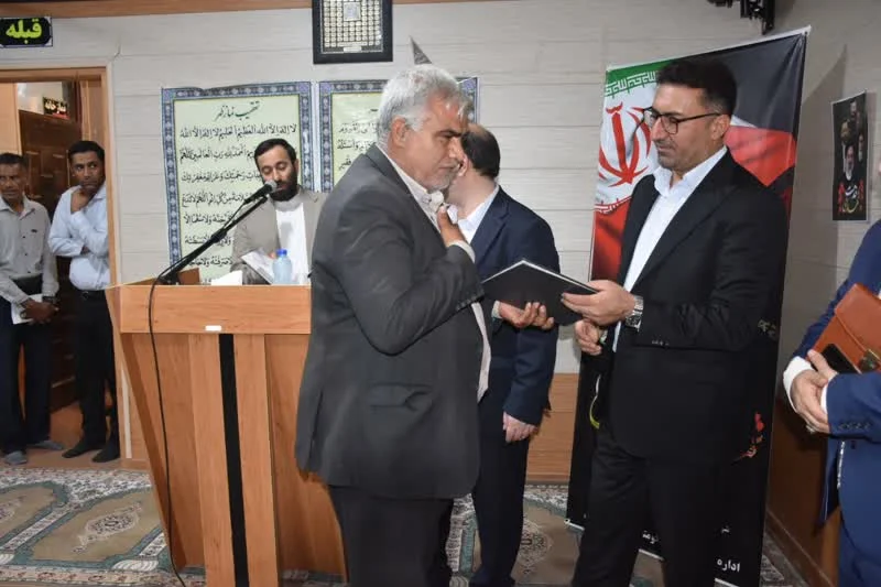 آیین تجلیل از کارکنان نمونه تعزیرات حکومتی هرمزگان