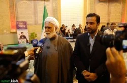 جمهوری اسلامی ایران با مشارکت مردم قدرت می گیرد.