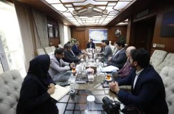 بررسی راهکارهای تسهیل امور بیمه کارگران و اصناف در نشست مدیرعامل منطقه آزاد کیش با مدیرکل تامین اجتماعی