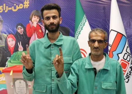 حضور کارکنان فولاد هرمزگان پای صندوق‌های رای/ فولاد هرمزگانی‌ها حماسه‌آفرینی را تکمیل کردند