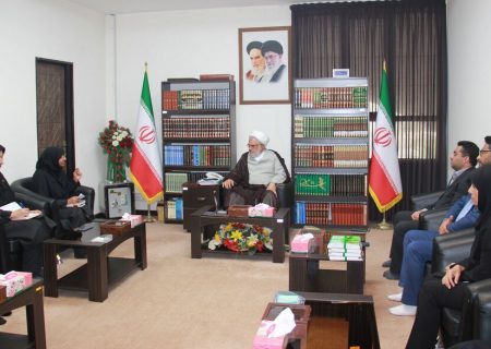 مدیرکل، کارکنان و مسئولان مراکز بندرعباس با نماینده ولی فقیه استان هرمزگان دیدار کردند