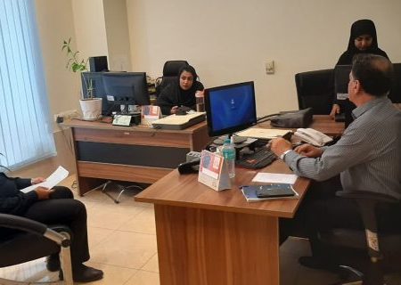نظارت رئیس اداره بازرسی بنیاد شهید و امور ایثارگران هرمزگان بر نحوه خدمت‌رسانی به ایثارگران در بنیاد شهرستان بندرعباس