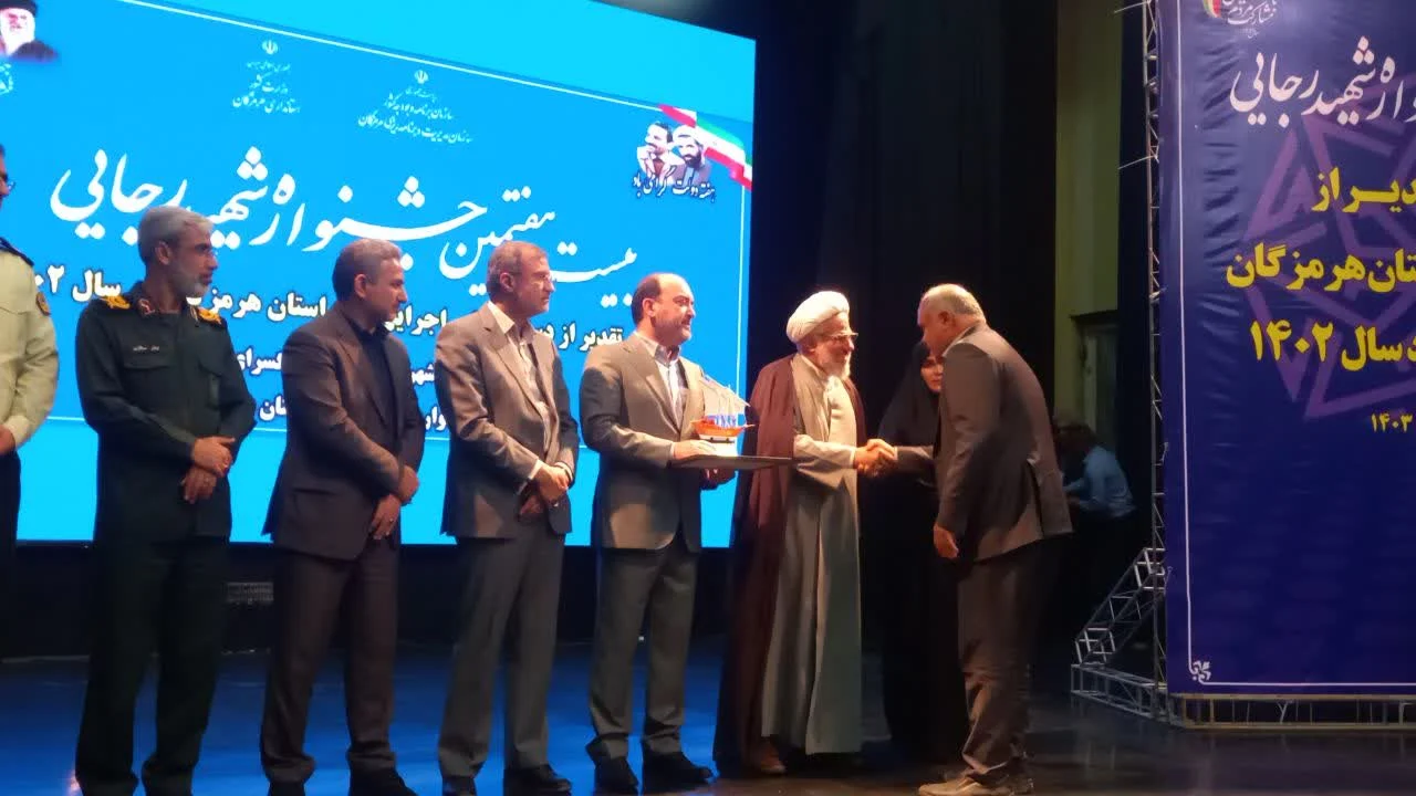 خبرنگاران آمارهای عملکرد دولت در استان را راستیآزمایی کنند