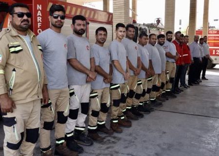تجلیل از آتش نشانان قشم همزمان با روز آتش نشانی و ایمنی