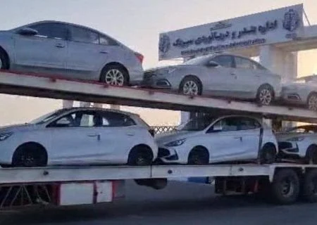 ترخیص نخستین محموله خودروهای وارداتی از بندر سیریک/ رونق واردات خودرو از بندر سیریک در آینده نزدیک