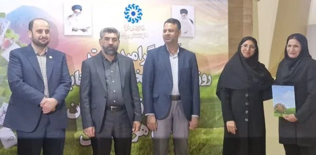 آئین تجلیل از فعالان عرصه‌ی کتاب و کتابخوانی در هرمزگان برگزار شد
