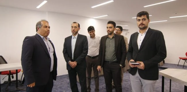 بازدید مدیر برنامه ملی اقتصاد دریامحور معاون فناوری ریاست جمهور از برج فناوری هرمز