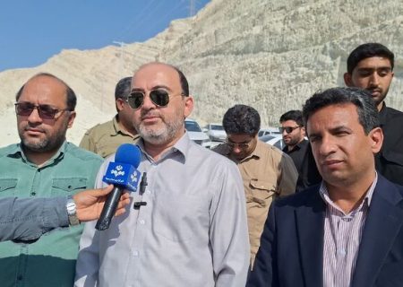 تکمیل محورهای مواصلاتی در حال ساخت، بستک را از بن بست خارج می‌کند