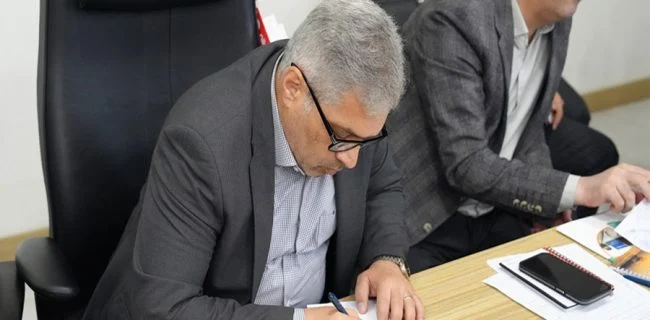 دیدار چهره به چهره مدیرکل بنادر هرمزگان با صاحبان کالا در بندر شهید رجایی
