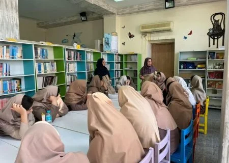 بازدید دانش‌آموزان پایه هفتم دبیرستان نمونه دولتی نورالهدی از مرکز تخصصی علوم