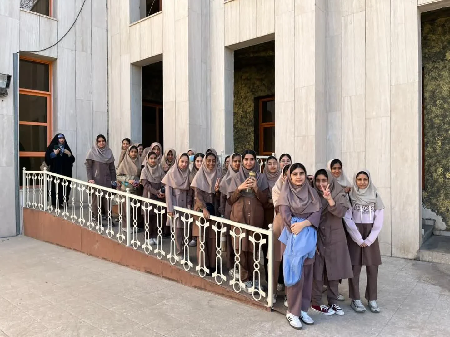 بازدید دانش‌آموزان پایه هفتم دبیرستان نمونه دولتی نورالهدی از مرکز تخصصی علوم