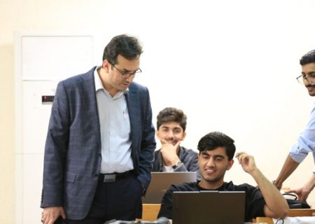بازدید سرزده رئیس دانشگاه علوم پزشکی هرمزگان از کتابخانه و سلف سرویس دانشجویان
