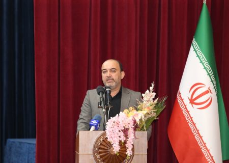 به دوران خادمی و خدمتگزاری مردم هرمزگان افتخار می کنم