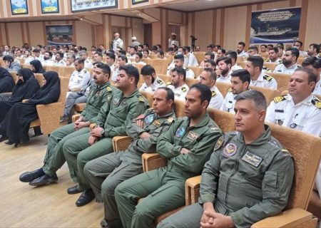 خانواده معزز ۵ شهید هرمزگانی نشان فداکاری دریافت کردند