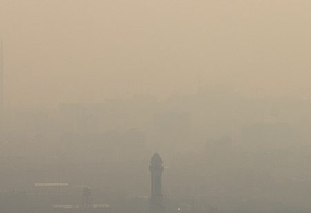 شاخص کیفیت هوا در شهر بندرعباس در وضع ناسالم برای تمامی گروهها قرار دارد