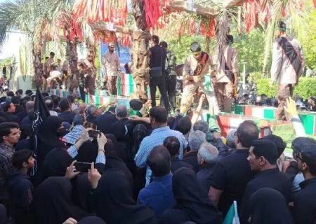 پیکر پاک ۱۰ شهید گمنام دوران مقدس در بندرعباس تشییع شد