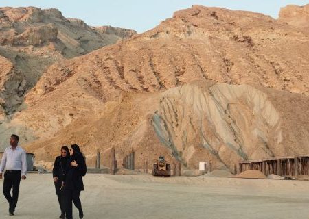 ۸ مجتمع گردشگری در شهرستان پارسیان در حال ساخت است