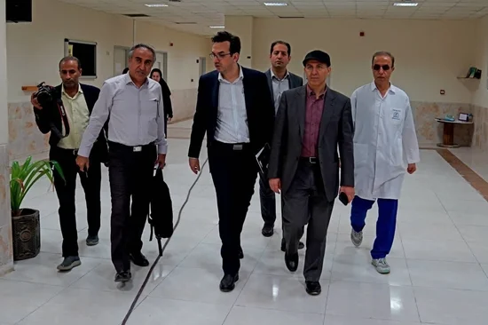 بازدید مشاور وزیر بهداشت از مجتمع پیامبر اعظم (ص) و پروژه بیمارستان ۵۳۱ تختخوابی بندرعباس
