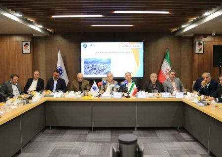 تأکید استاندار هرمزگان بر بهره‌گیری از ظرفیت‌های اقتصادی و رفع موانع تولید