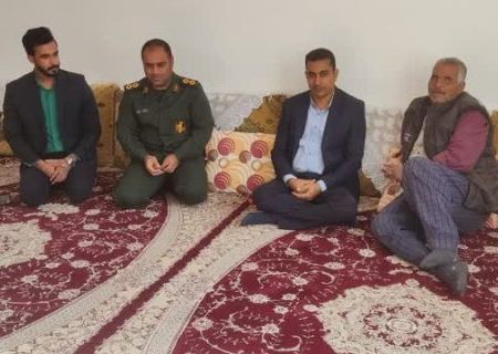 دیدار معاون توسعه مدیریت و برنامه ریزی بنیاد شهید هرمزگان  با ۴ خانواده شاهد و ایثارگر بخش فارغان