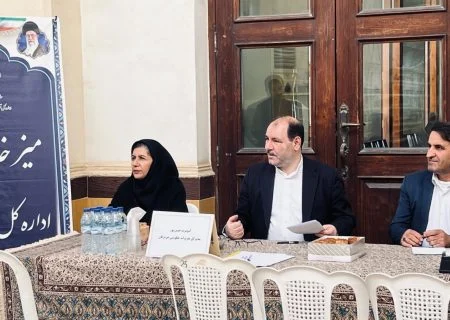 میز خدمت تعزیرات حکومتی بندرعباس در نماز جمعه