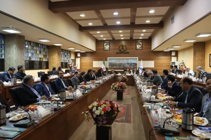 پالایشگاه نفت بندرعباس مقصدبازدیداستاندار هرمزگان و اعضای کمیسیونهای مجلس