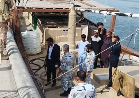 ۲ شناور حامل سوخت قاچاق در آب‌های خلیج فارس توقیف شد