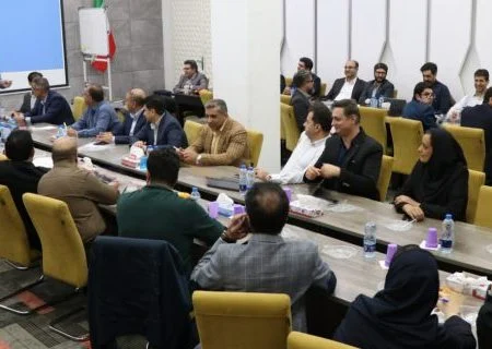 بررسی و بازنگری استراتژی شرکت فولاد هرمزگان برای ۳ سال آینده