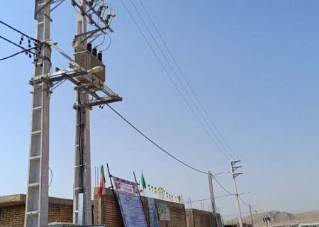 بهره برداری از ۱۰ پروژه برق رسانی در شهرستان جاسک